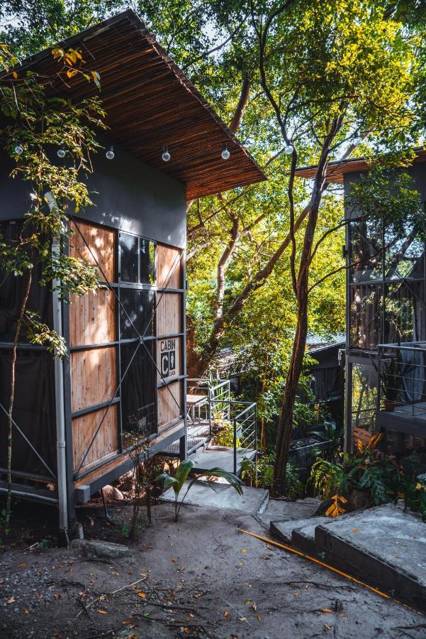 Warehouse Hostel Ko Tao Luaran gambar